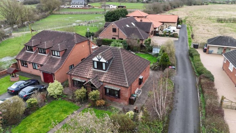 Moat Lane, WICKERLSEY